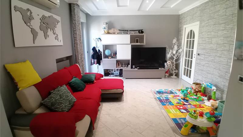 APPARTAMENTO 4 VANI CON BOX E TERRAZZO