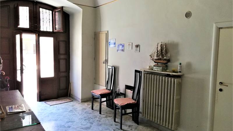 Appartamento 3 vani piano terra con atrio 